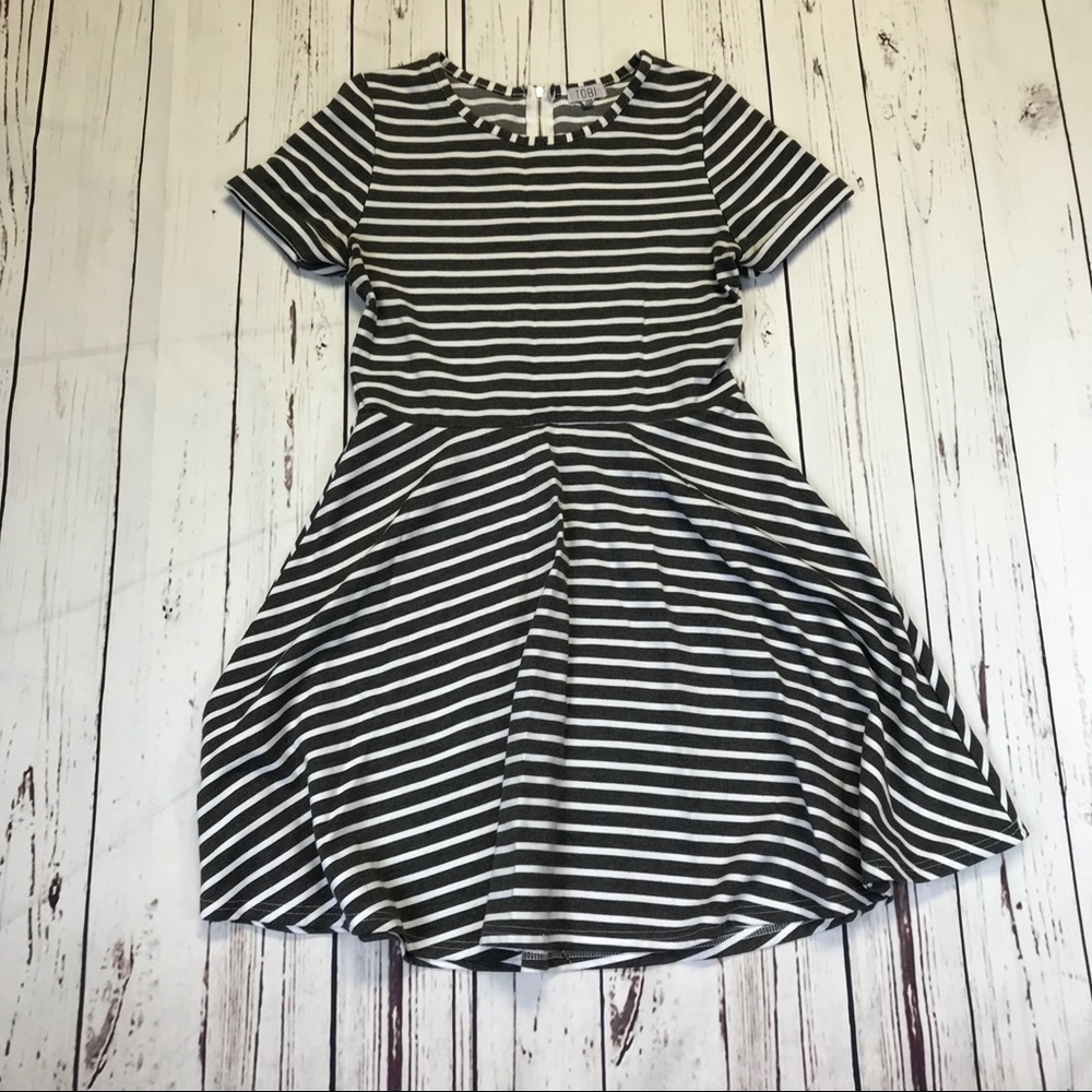 Tobi dress gray white stripe medium